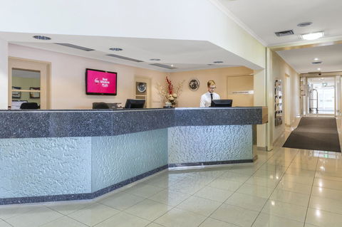 Garden City Hotel, Best Western Signature Collection - Accommodation Main Beach 9
