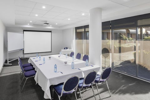 Garden City Hotel, Best Western Signature Collection - Accommodation Main Beach 23