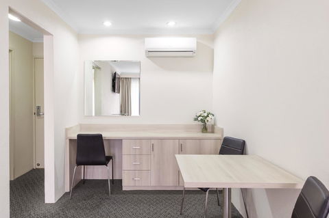 Garden City Hotel, Best Western Signature Collection - Accommodation Main Beach 19
