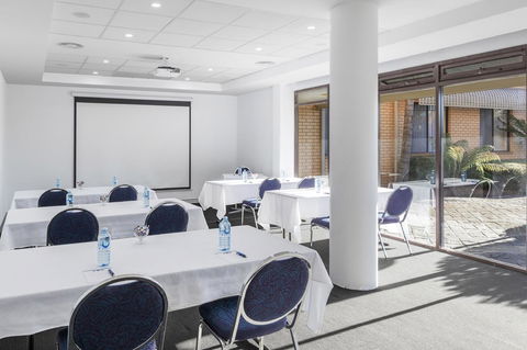 Garden City Hotel, Best Western Signature Collection - Accommodation Main Beach 21