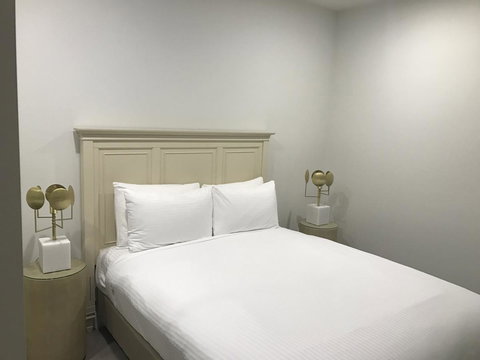 Knightsbridge Canberra - Accommodation Main Beach 19