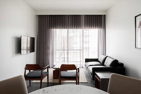 Knightsbridge Canberra - Accommodation Main Beach 22