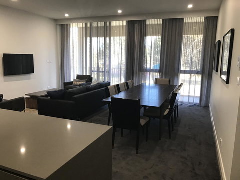 Knightsbridge Canberra - Accommodation Main Beach 35