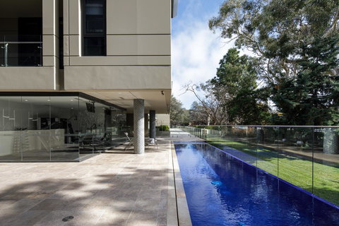 Knightsbridge Canberra - Accommodation Main Beach 3