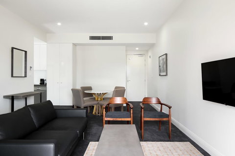 Knightsbridge Canberra - Accommodation Main Beach 25