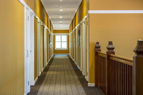 Hotel Kurrajong Canberra - Accommodation Main Beach 16