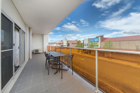 Abode Tuggeranong - Accommodation Main Beach 6