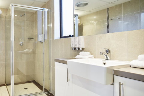 Manuka Park Serviced Apartments - Accommodation Main Beach 29