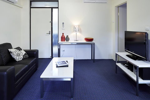 Manuka Park Serviced Apartments - Accommodation Main Beach 25