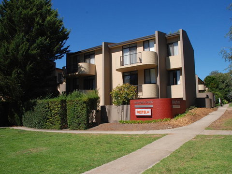 Manuka Park Serviced Apartments - Accommodation Main Beach 2