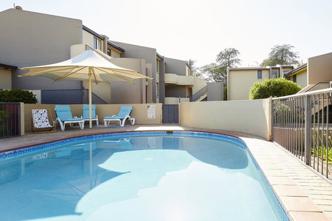Manuka Park Serviced Apartments - Accommodation Main Beach 34