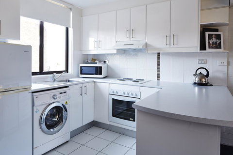 Manuka Park Serviced Apartments - Accommodation Main Beach 26