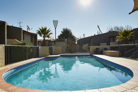 Manuka Park Serviced Apartments - Accommodation Main Beach 6