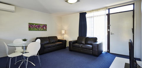 Manuka Park Serviced Apartments - Accommodation Main Beach 32