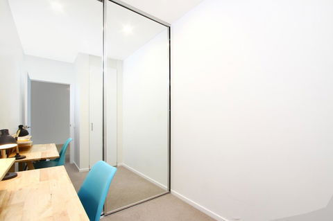 IQ Smart Apartments 704 Braddon ACT - Accommodation Main Beach 1