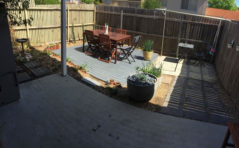Finches Canberra - Accommodation Main Beach 23
