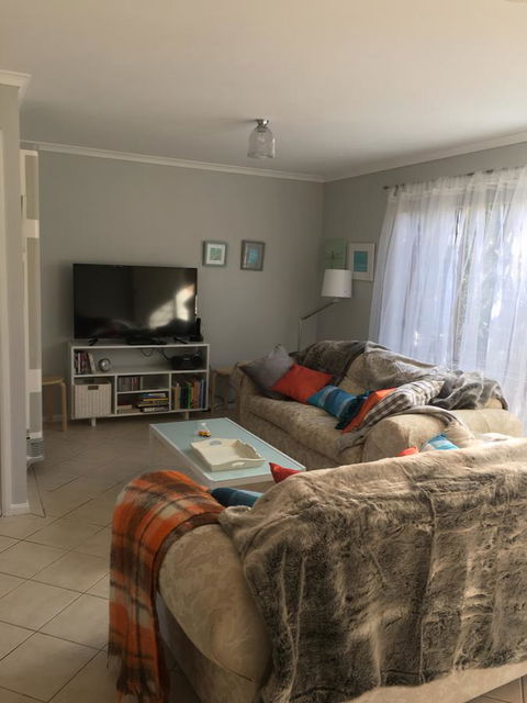 Finches Canberra - Accommodation Main Beach 15