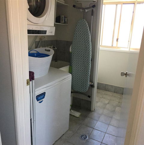 Finches Canberra - Accommodation Main Beach 21
