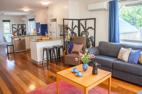 One Of A Kind Apartments - Accommodation Main Beach 31