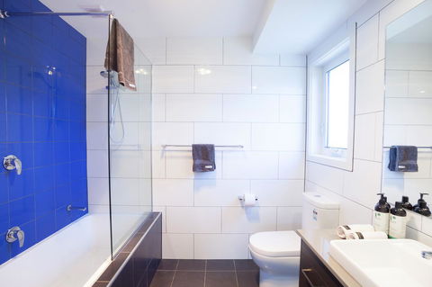 One Of A Kind Apartments - Accommodation Main Beach 29