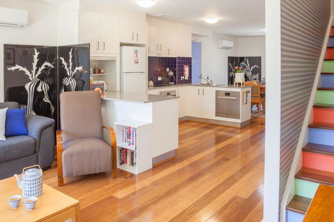 One Of A Kind Apartments - Accommodation Main Beach 25
