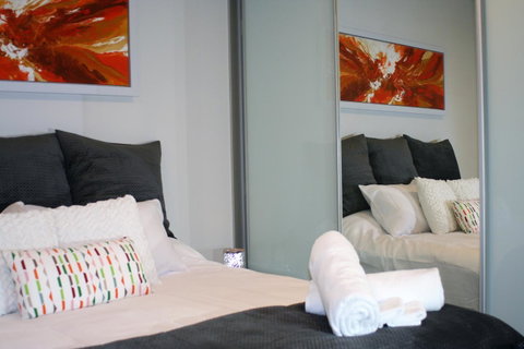 Modern Executive Apt@Barton*1BR*WiFi*Gym*Secure Parking*Canberra - Accommodation Main Beach 1