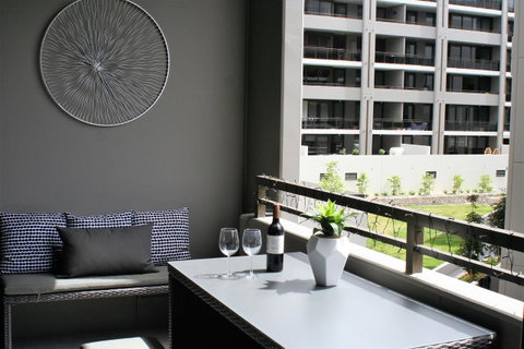 Modern Executive Apt@Barton*1BR*WiFi*Gym*Secure Parking*Canberra - Accommodation Main Beach 2