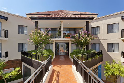 AAC Apartments - Griffin - Accommodation Main Beach 3
