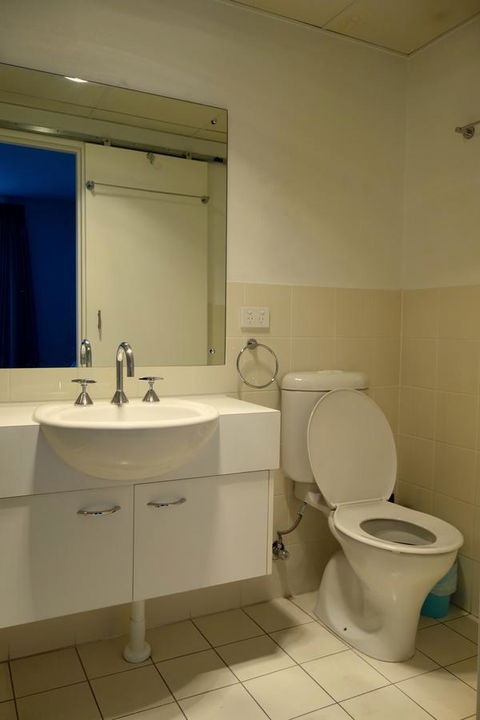 Kingston Comfy Apartment - Accommodation Main Beach 6
