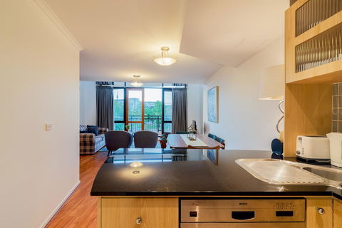 ALLARA CANBERRA - Accommodation Main Beach 2