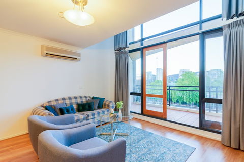 ALLARA CANBERRA - Accommodation Main Beach 0
