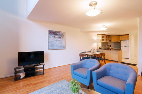 ALLARA CANBERRA - Accommodation Main Beach 1