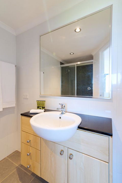 ALLARA CANBERRA - Accommodation Main Beach 13