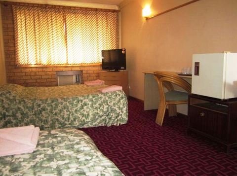 Canberra Lyneham Motor Inn - Accommodation Main Beach 12