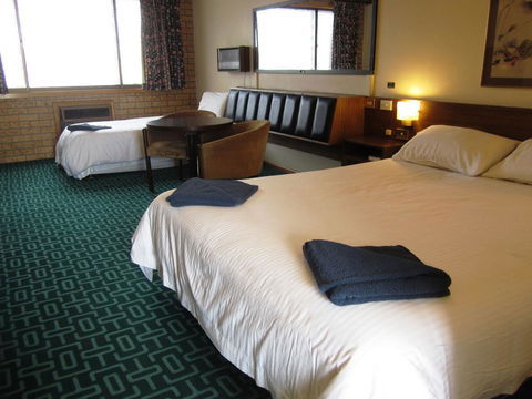 Canberra Lyneham Motor Inn - Accommodation Main Beach 7