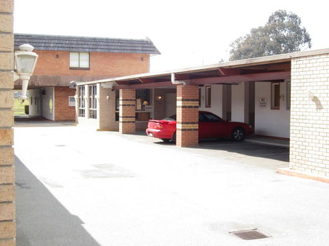 Canberra Lyneham Motor Inn - Accommodation Main Beach 3