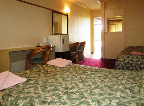 Canberra Lyneham Motor Inn - Accommodation Main Beach 10