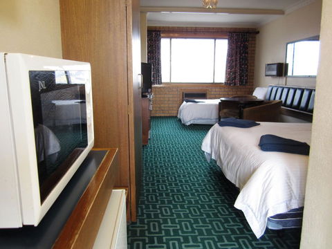Canberra Lyneham Motor Inn - Accommodation Main Beach 6