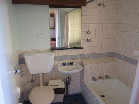 Canberra Lyneham Motor Inn - Accommodation Main Beach 9