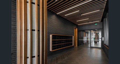 Stylish, Modern, Cute As A Button - Braddon CBD - Accommodation Main Beach 1