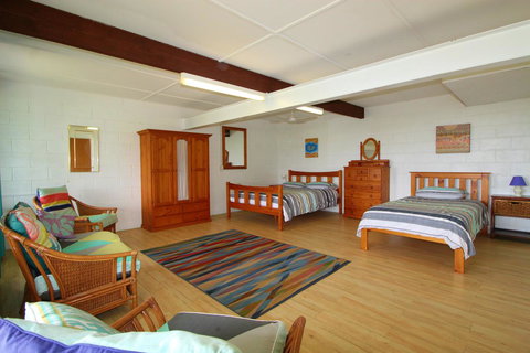 Bally High, 20 Dulconghi Street - Accommodation Main Beach 3