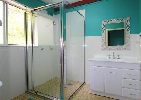 Bally High, 20 Dulconghi Street - Accommodation Main Beach 4