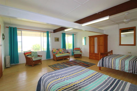 Bally High, 20 Dulconghi Street - Accommodation Main Beach 2