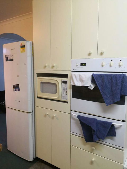 Space And Quiet Safe Room Canberra - Accommodation Main Beach 7