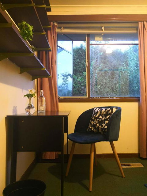 Space And Quiet Safe Room Canberra - Accommodation Main Beach 9