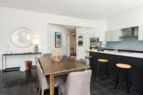 Mollymook Beachfront Penthouse 9 - Accommodation Main Beach 5