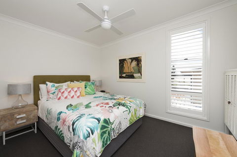 Mollymook Beachfront Penthouse 9 - Accommodation Main Beach 2