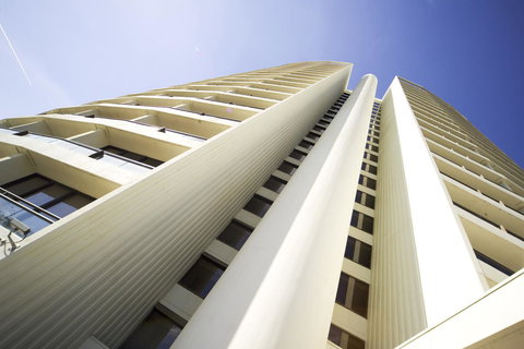 BreakFree Capital Tower Apartments - Accommodation Main Beach 5