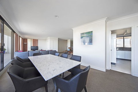 BreakFree Capital Tower Apartments - Accommodation Main Beach 32
