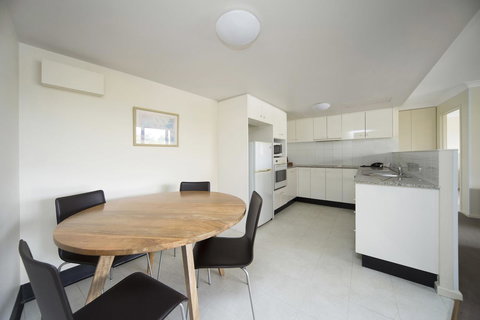 BreakFree Capital Tower Apartments - Accommodation Main Beach 27